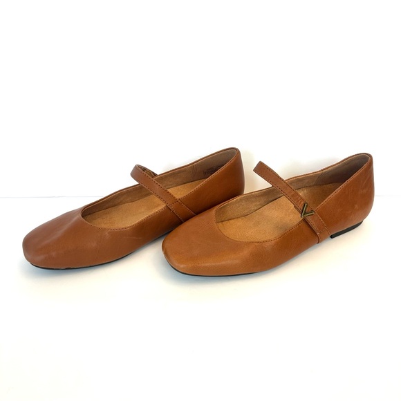 Vionic Alameda Mary Jane flats in tan leather, size 8 - Picture 2 of 8